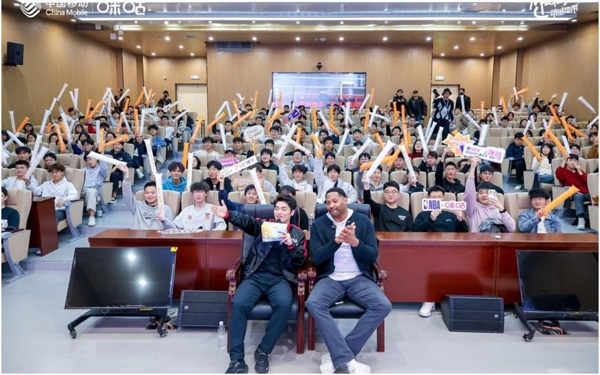 超燃！“关键先生”罗伯特霍里空降动感地带NBA观赛派对