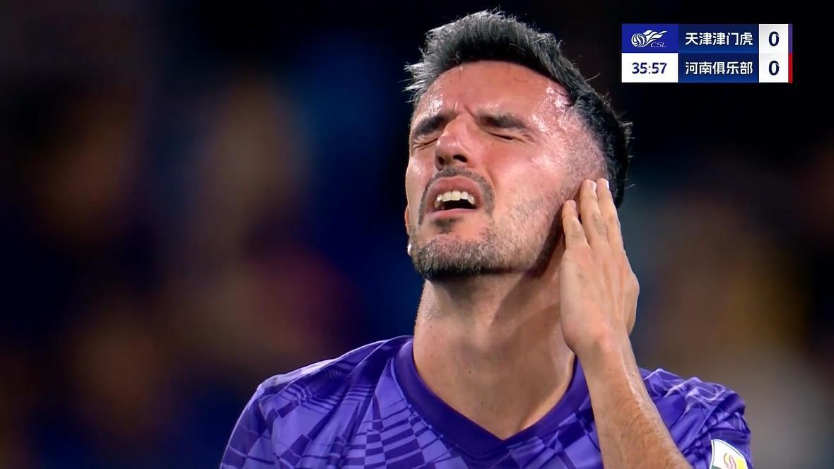 太可惜！狂攻遭致命反噬，中超焦点战：裁判引发吐槽，原因很扎心