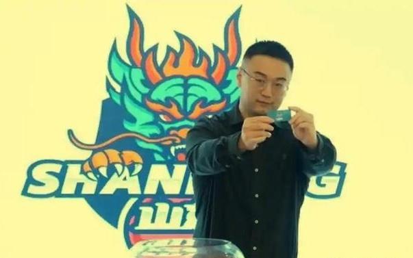 CBA大瓜！四川男篮股东和总经理公开
